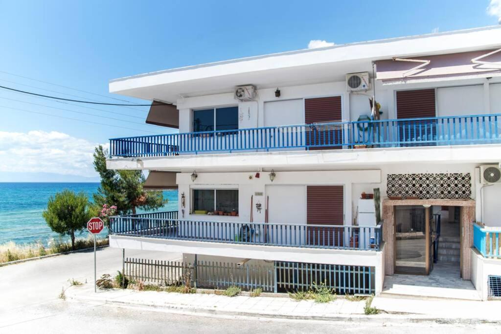 Seafront 2 Bedrooms Apartment Nea Iraklia Luaran gambar